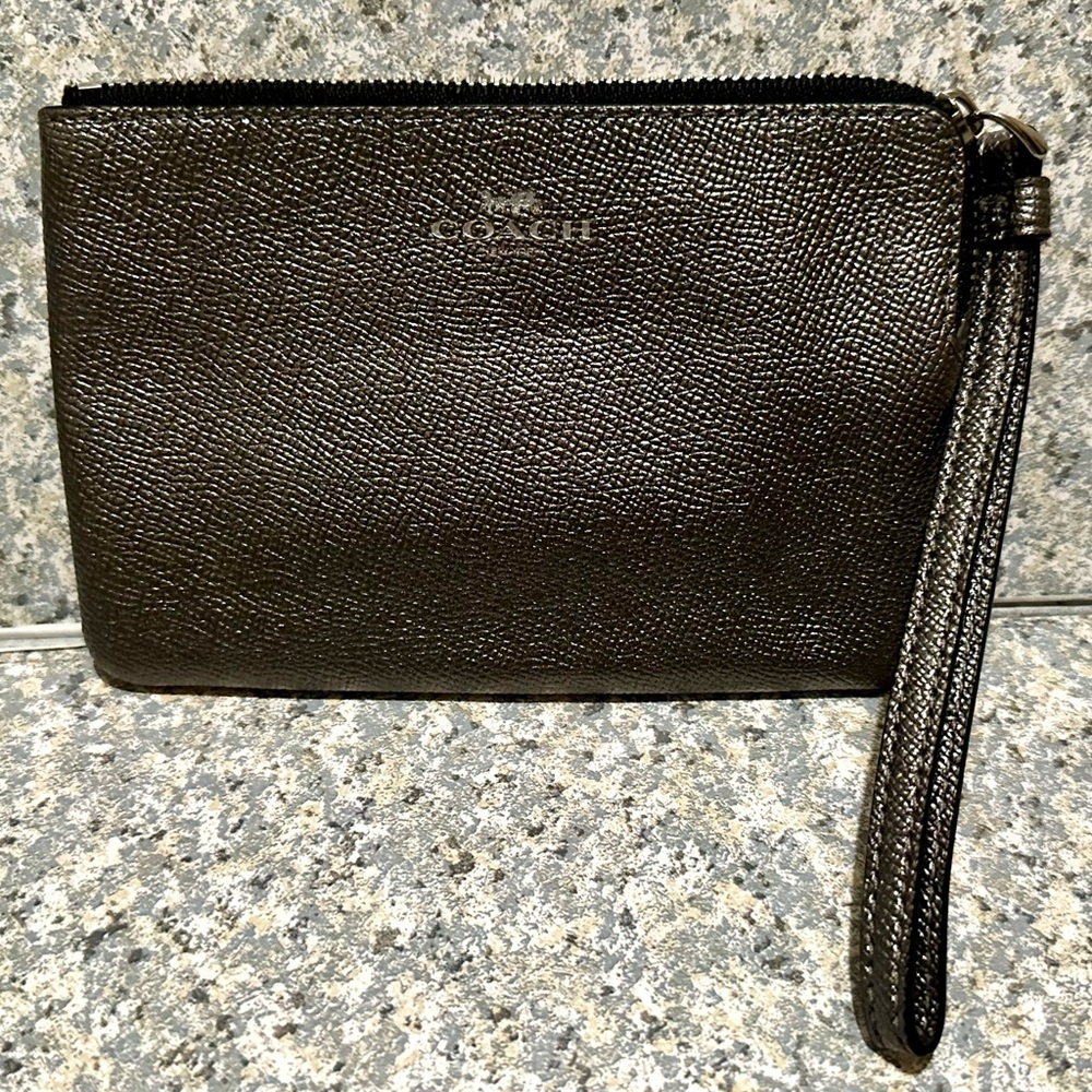 COACH Metallic Leather Small Corner Zip Wristlet Platinum USED Coin Money Cards